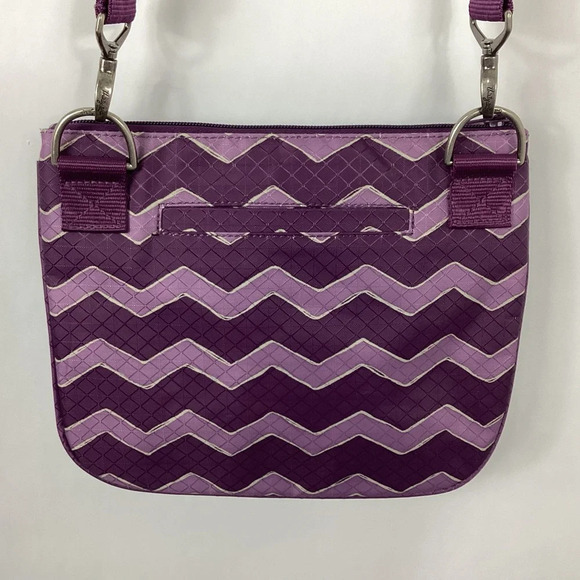 Thirty-one Chevron Crossbody Bag - Picture 4 of 9